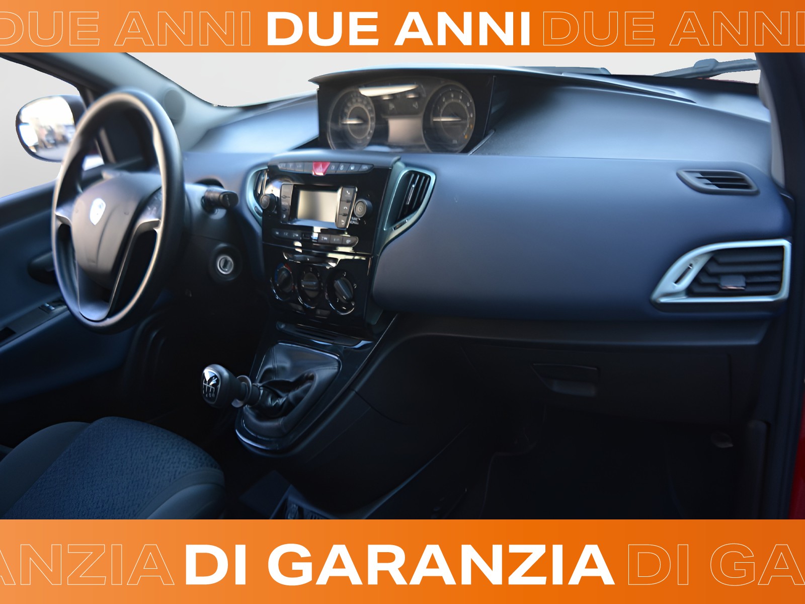 8 - Lancia Ypsilon 1.0 firefly hybrid 70cv oro s&s