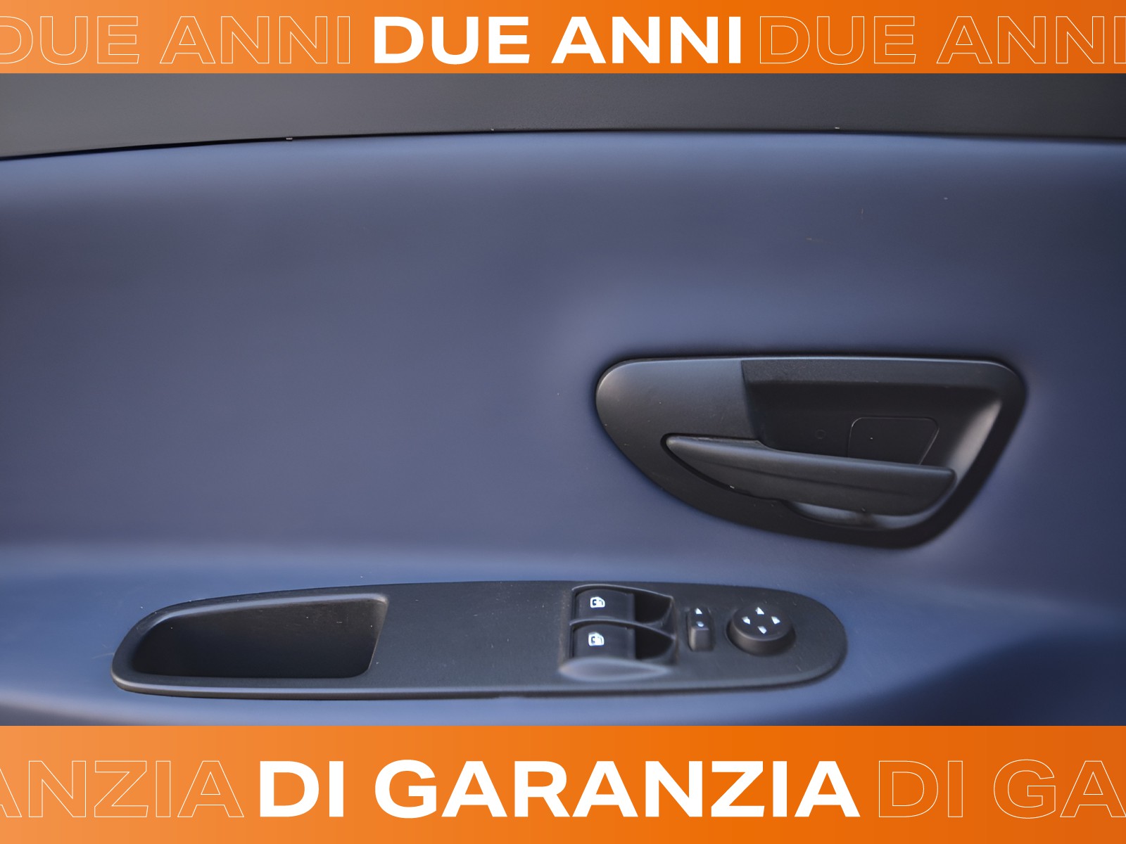 14 - Lancia Ypsilon 1.0 firefly hybrid 70cv oro s&s