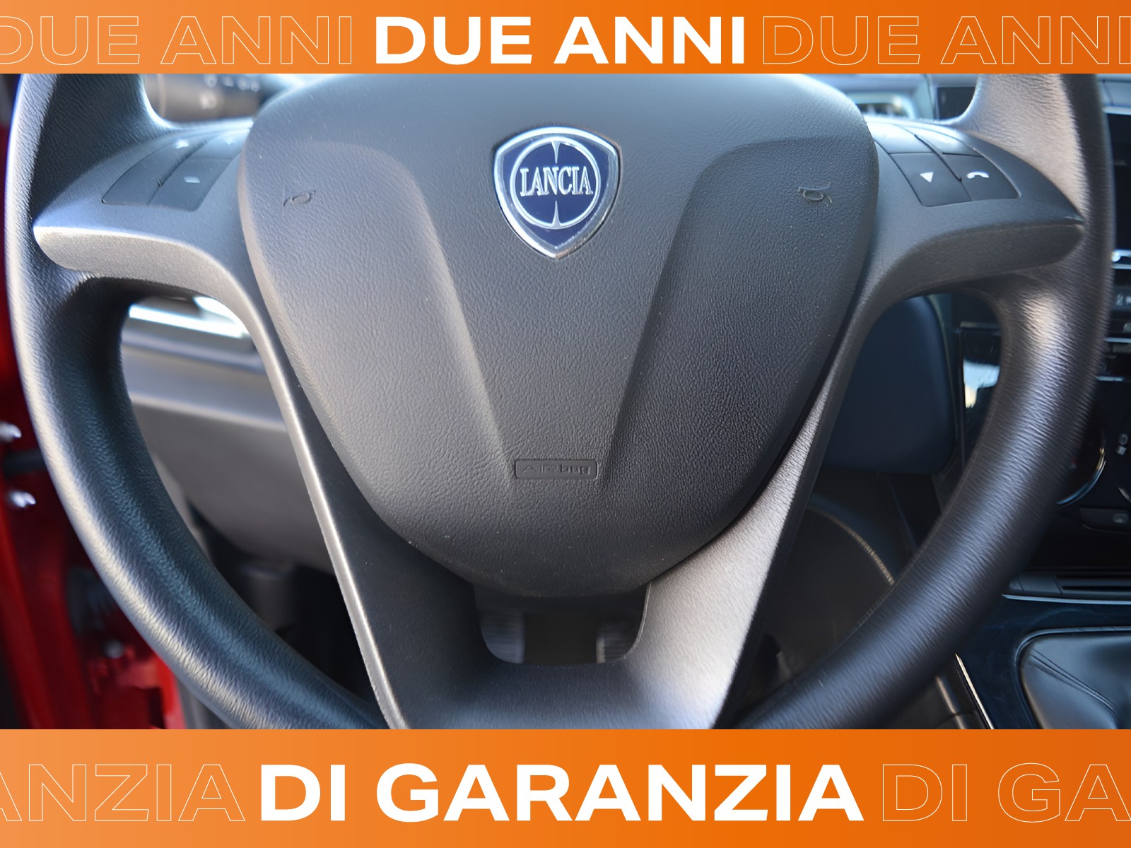 17 - Lancia Ypsilon 1.0 firefly hybrid 70cv oro s&s