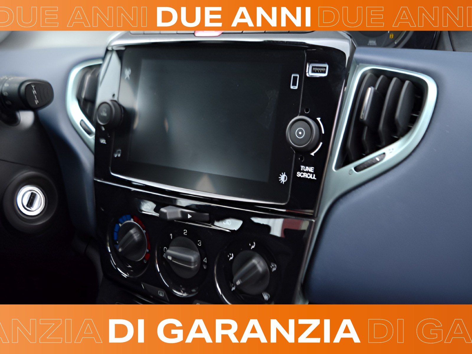 10 - Lancia Ypsilon 1.0 firefly hybrid 70cv platino s&s