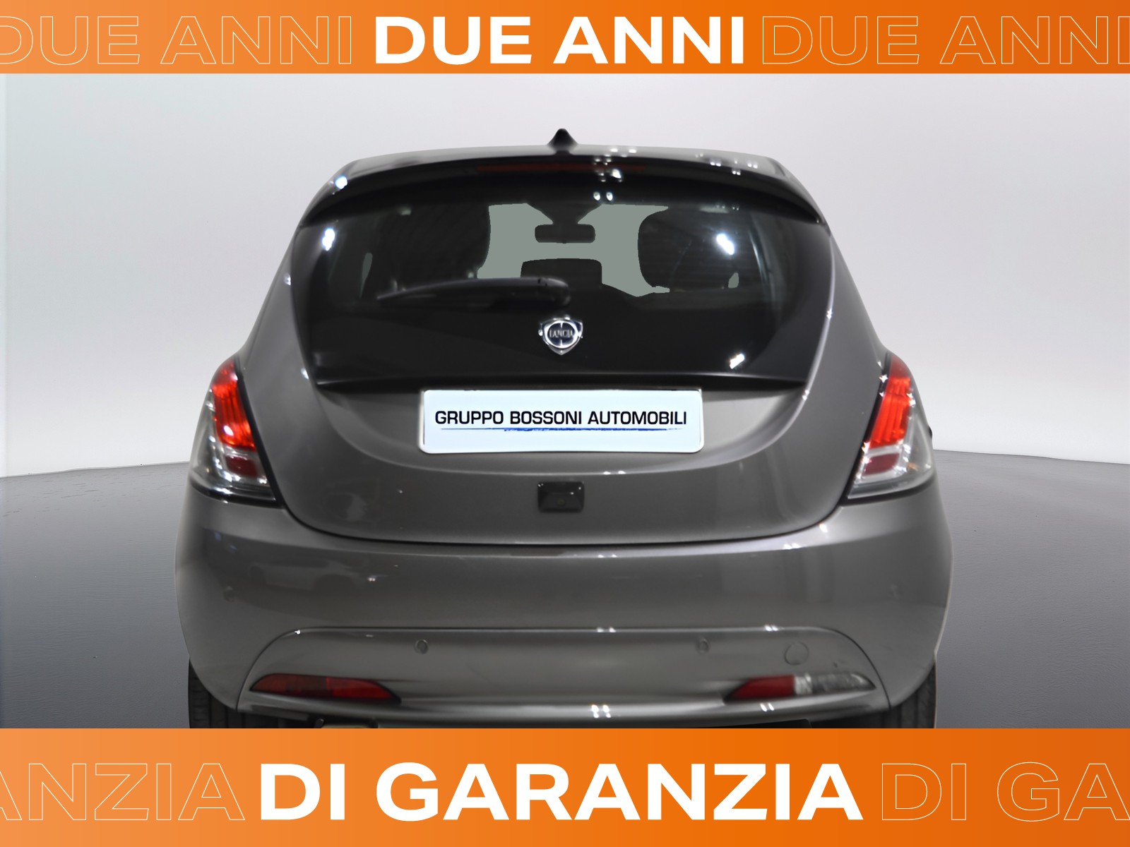 4 - Lancia Ypsilon 1.0 firefly hybrid 70cv platino s&s