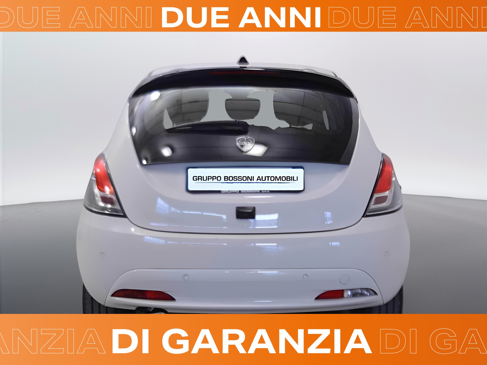 4 - Lancia Ypsilon 1.0 firefly hybrid 70cv platino s&s