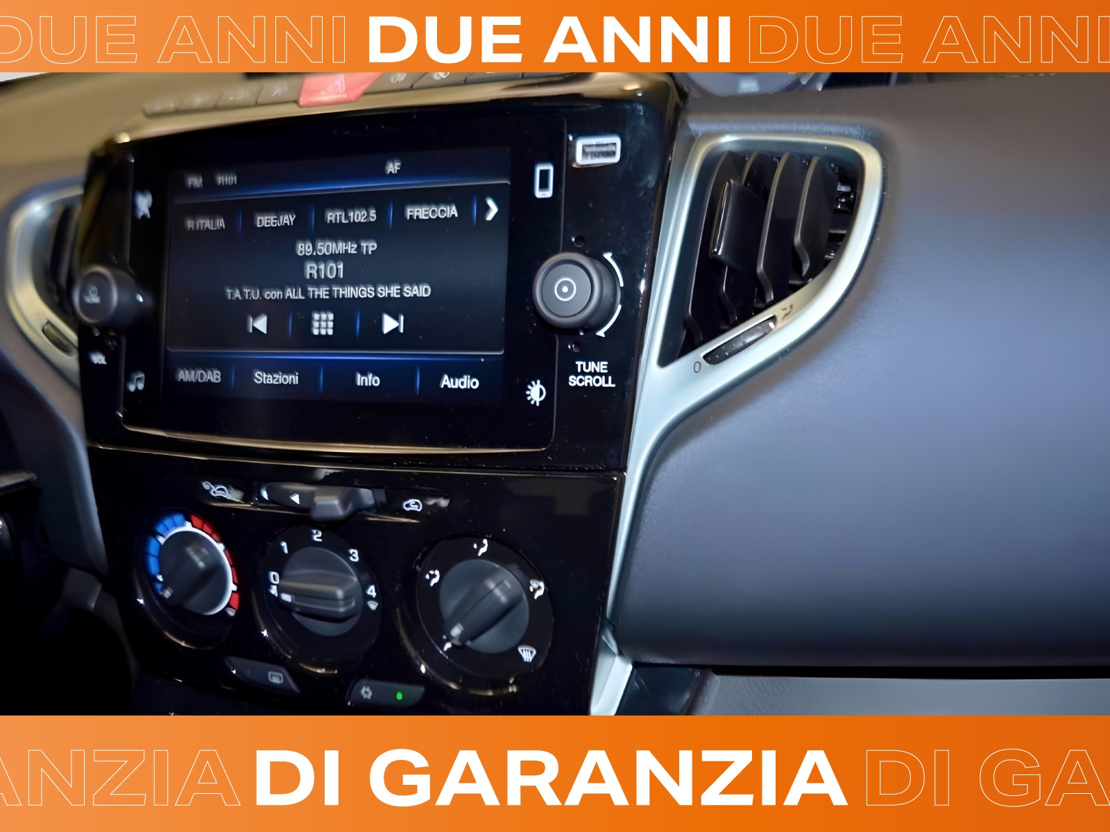 10 - Lancia Ypsilon 1.0 firefly hybrid 70cv platino s&s