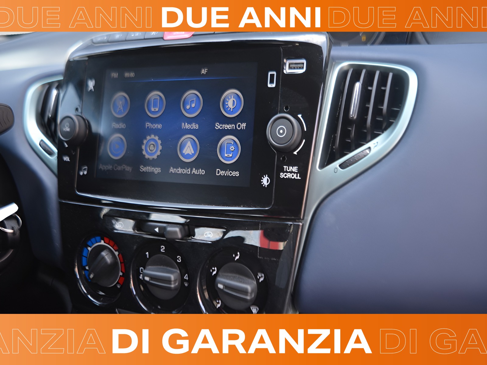 10 - Lancia Ypsilon 1.0 firefly hybrid 70cv platino s&s