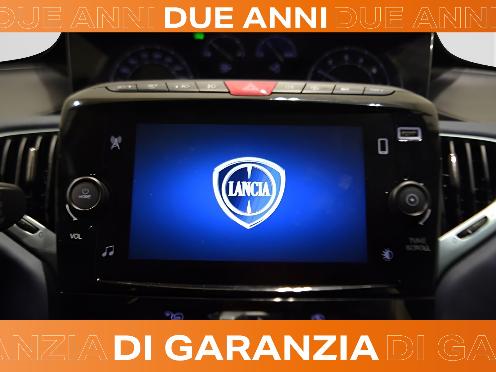 8 - Lancia Ypsilon 1.0 firefly hybrid 70cv platino s&s