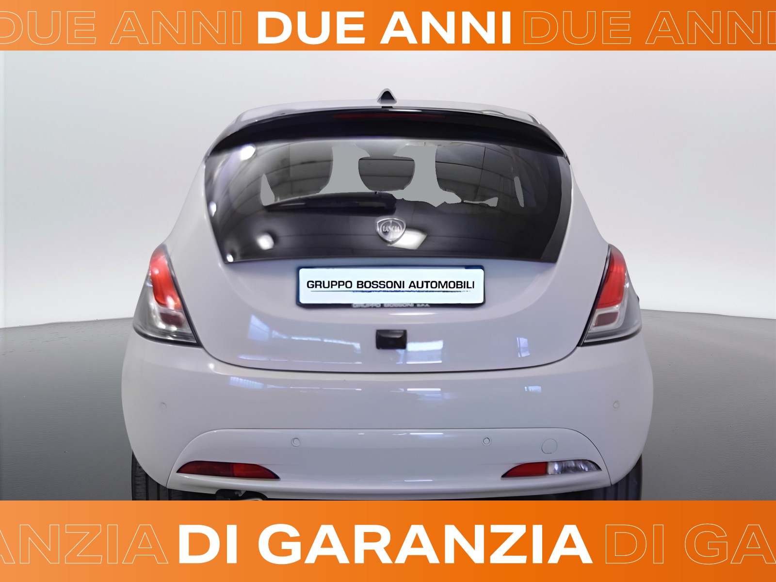 4 - Lancia Ypsilon 1.0 firefly hybrid 70cv platino s&s