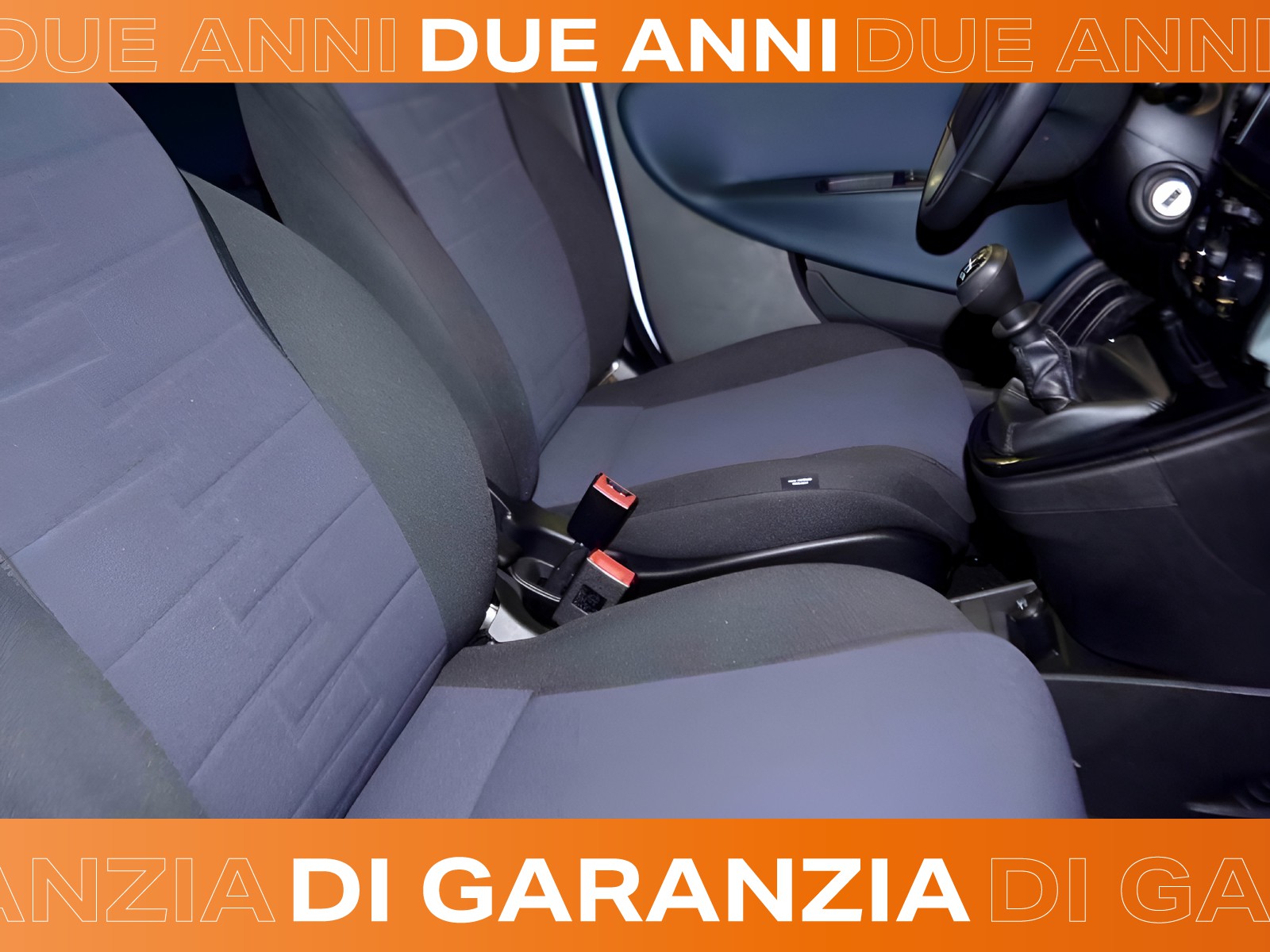 5 - Lancia Ypsilon 1.0 firefly hybrid 70cv platino s&s