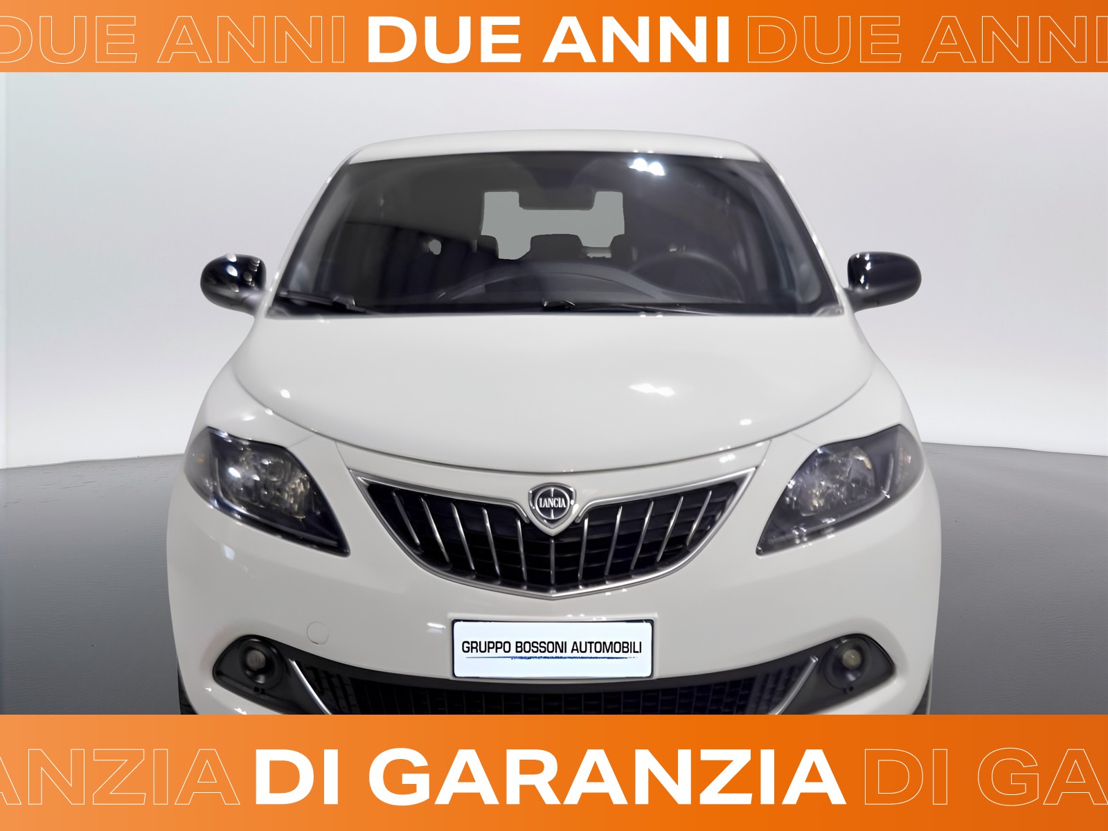 2 - Lancia Ypsilon 1.0 firefly hybrid 70cv platino s&s