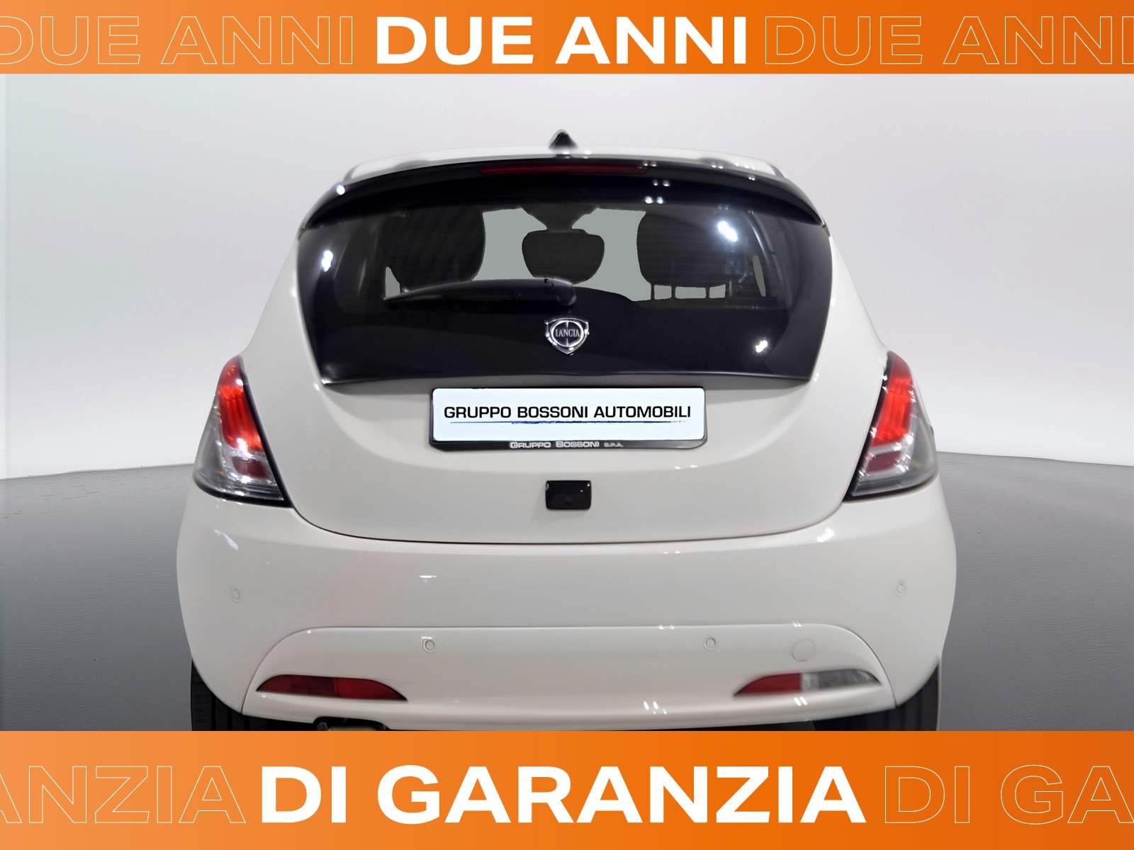 4 - Lancia Ypsilon 1.0 firefly hybrid 70cv platino s&s