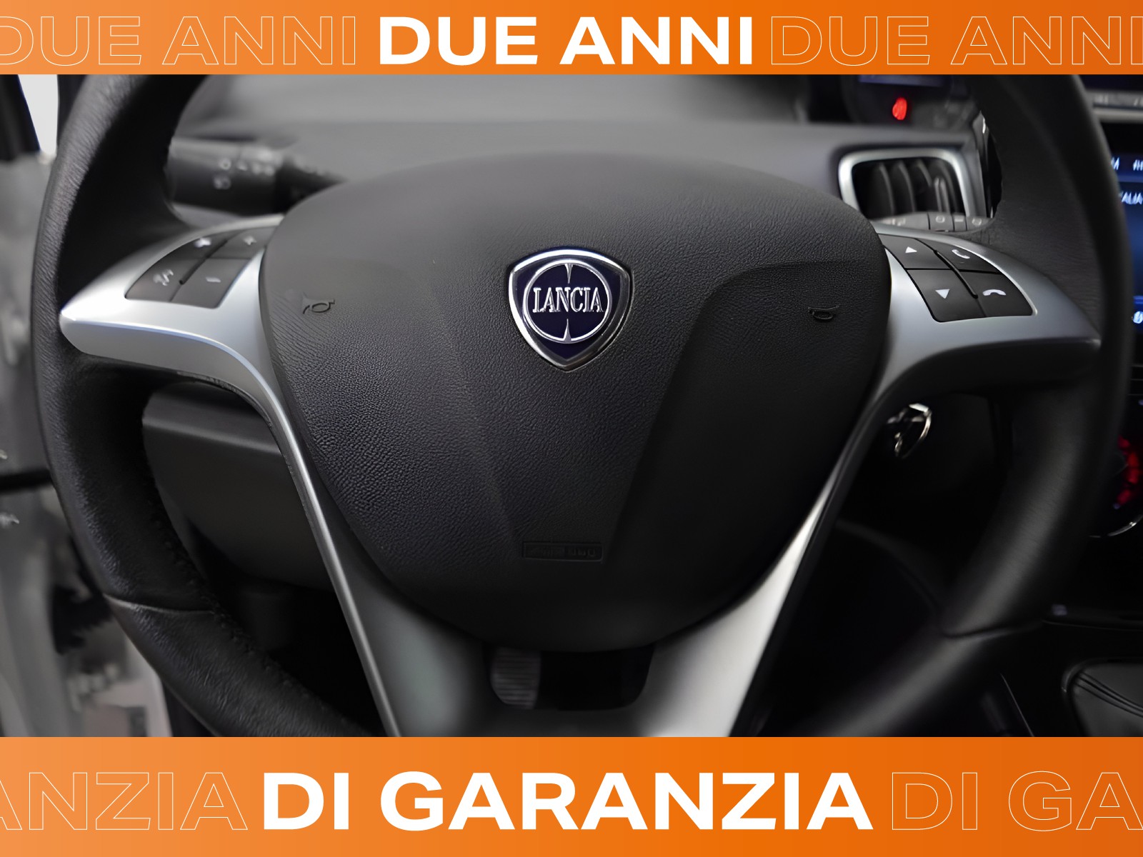 17 - Lancia Ypsilon 1.0 firefly hybrid 70cv platino s&s