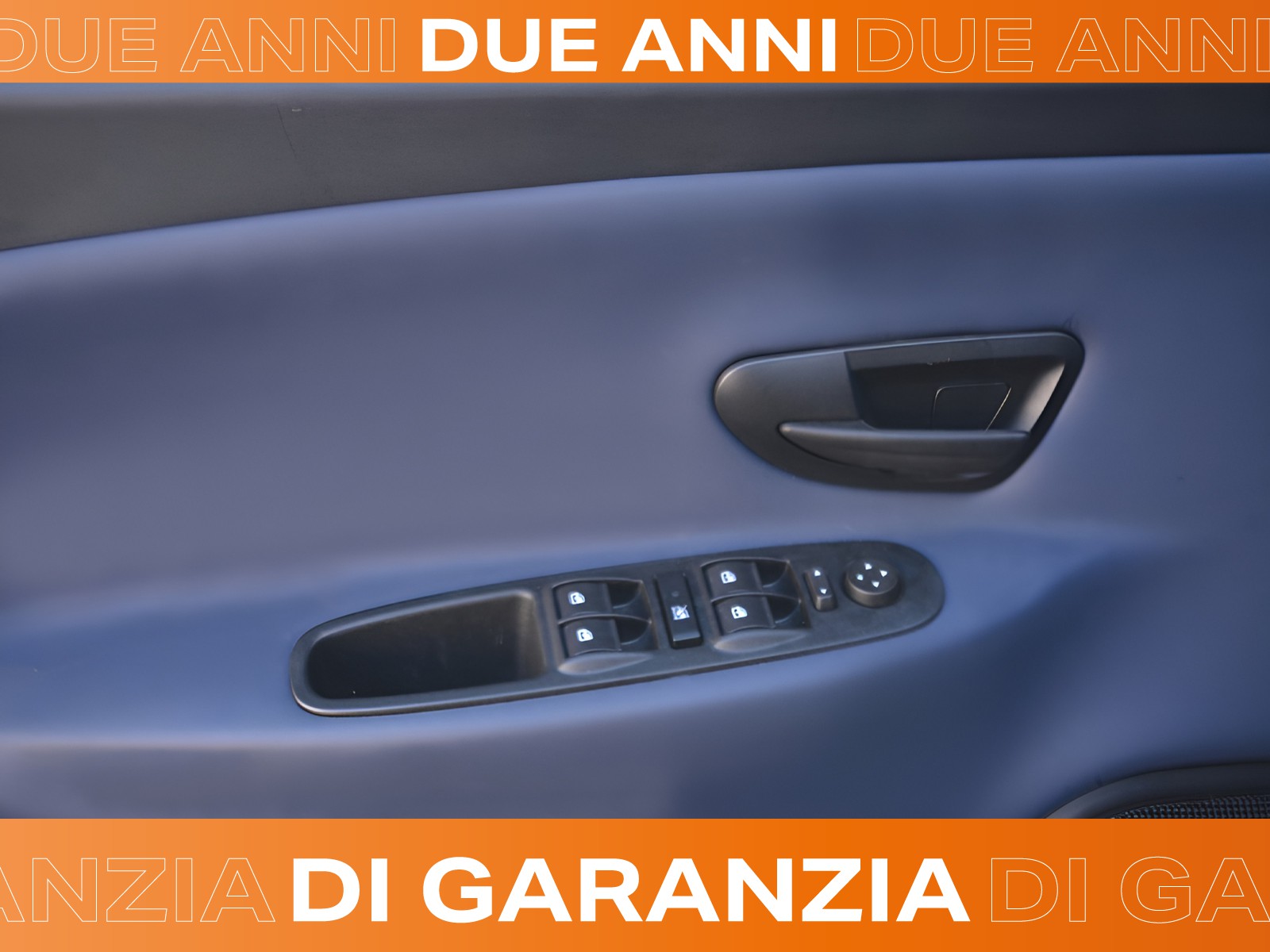 16 - Lancia Ypsilon 1.0 firefly hybrid 70cv platino s&s