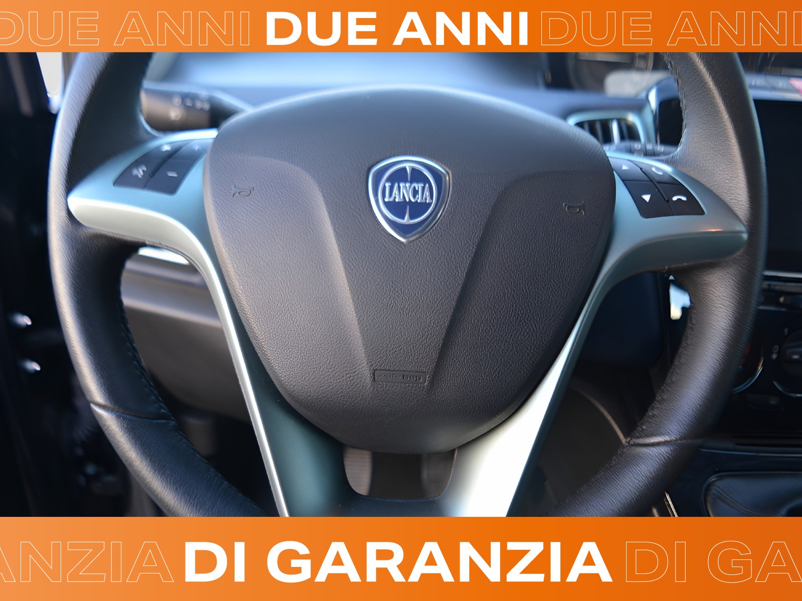 17 - Lancia Ypsilon 1.0 firefly hybrid 70cv platino s&s