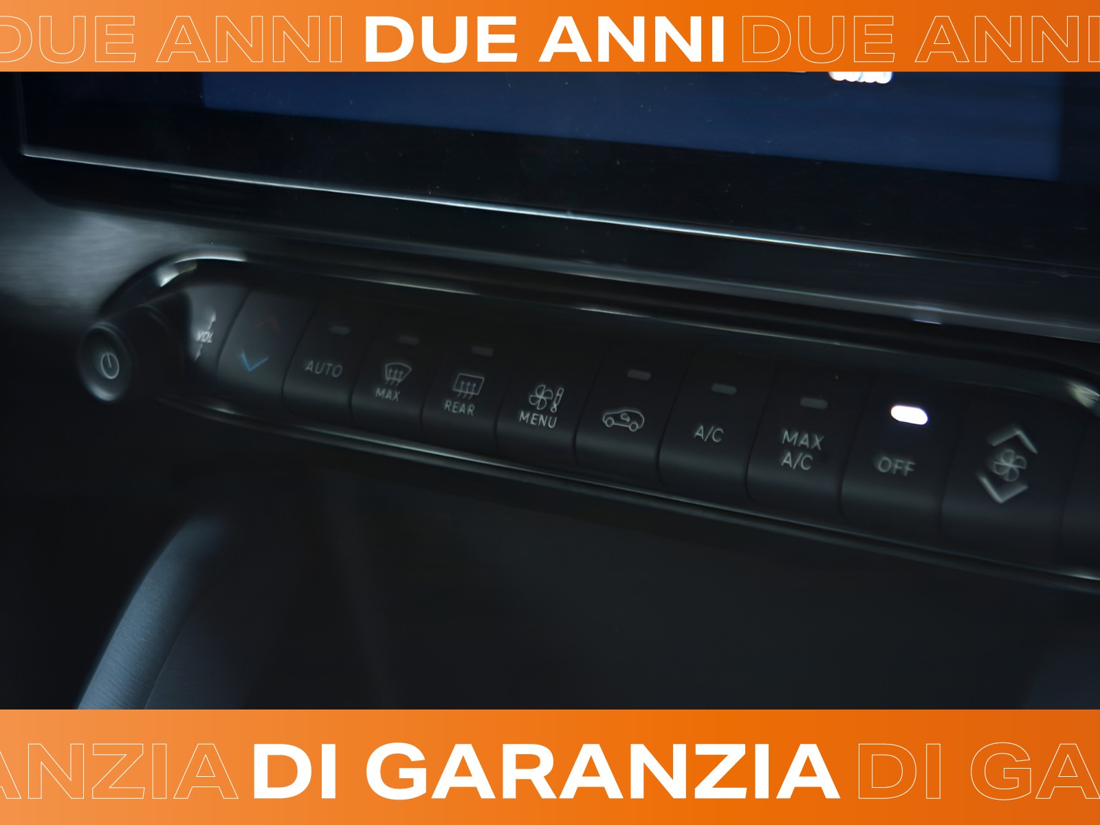 11 - Alfa Romeo Junior 1.2 hybrid 145cv ibrida edct6