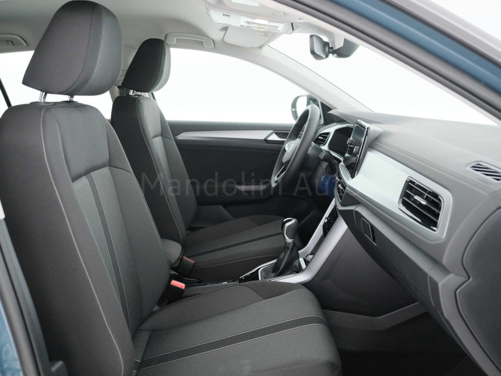 8 - Volkswagen T-Roc 1.0 tsi 115cv sport