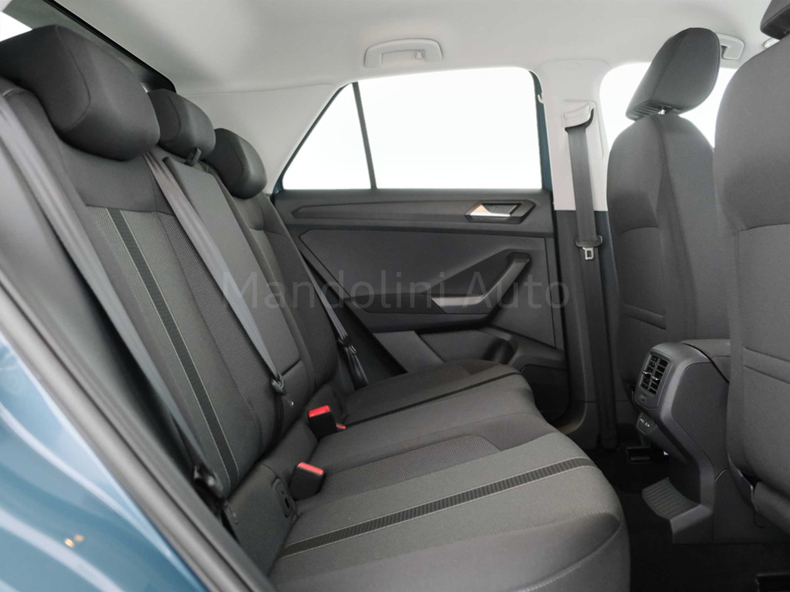 9 - Volkswagen T-Roc 1.0 tsi 115cv sport