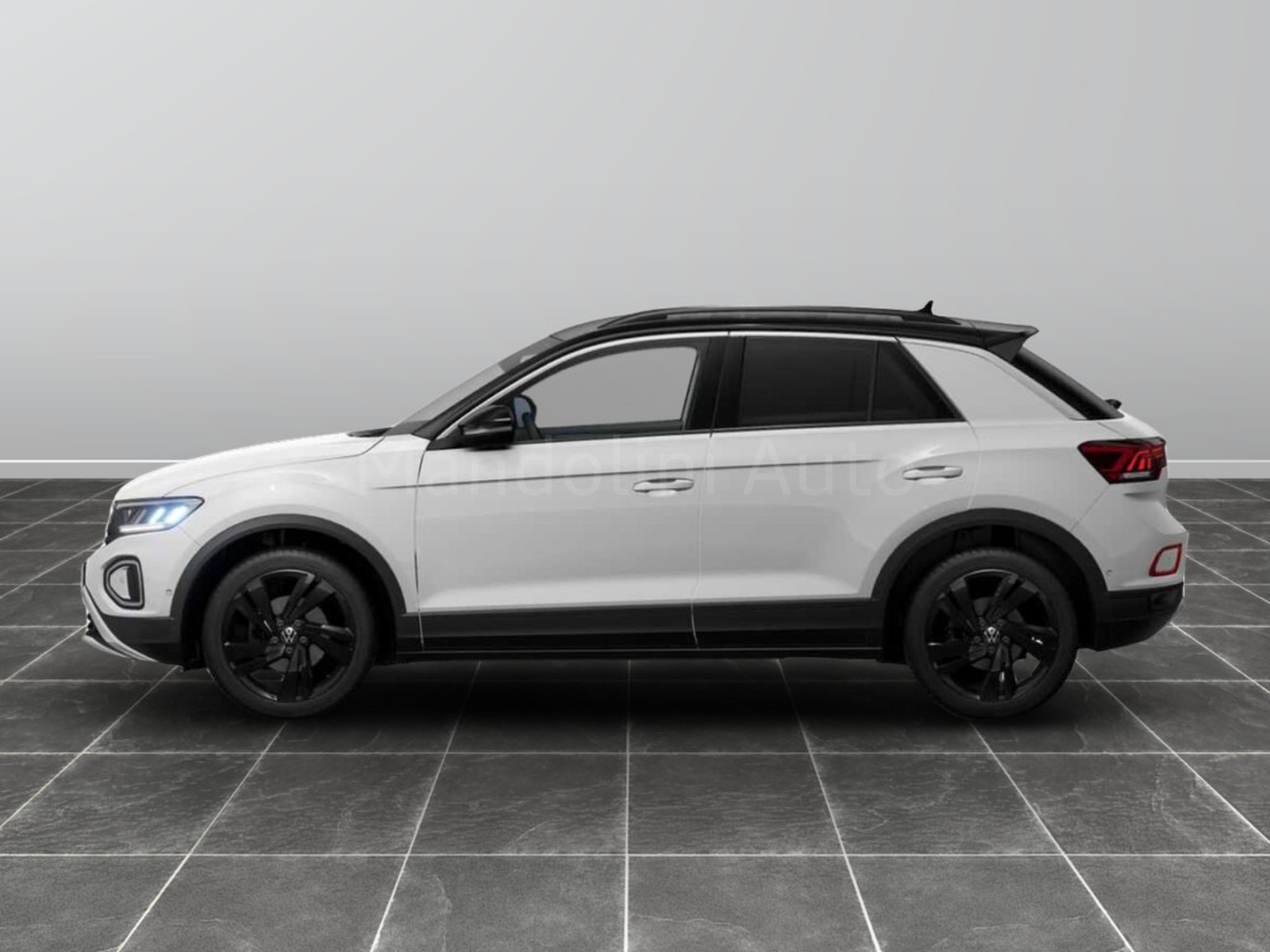 2 - Volkswagen T-Roc 1.5 tsi act sport dsg