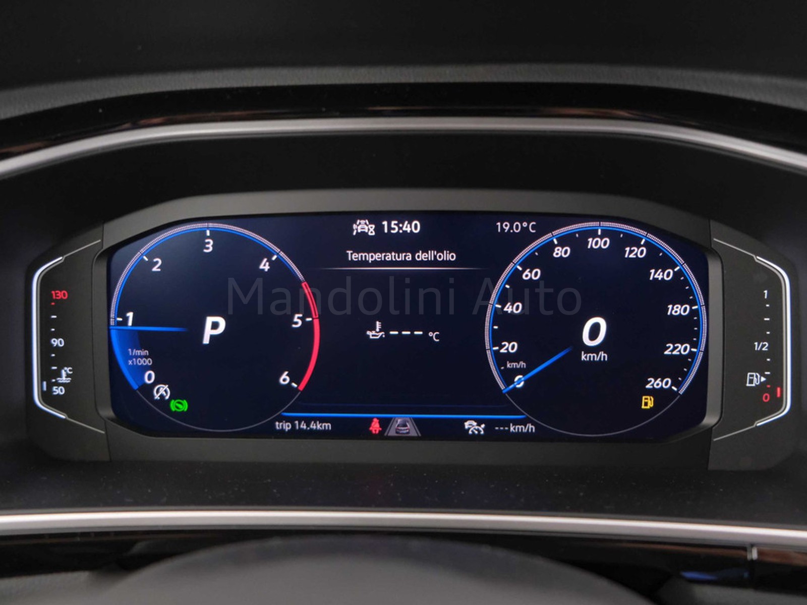 17 - Volkswagen T-Roc 2.0 tdi scr 150cv r line dsg