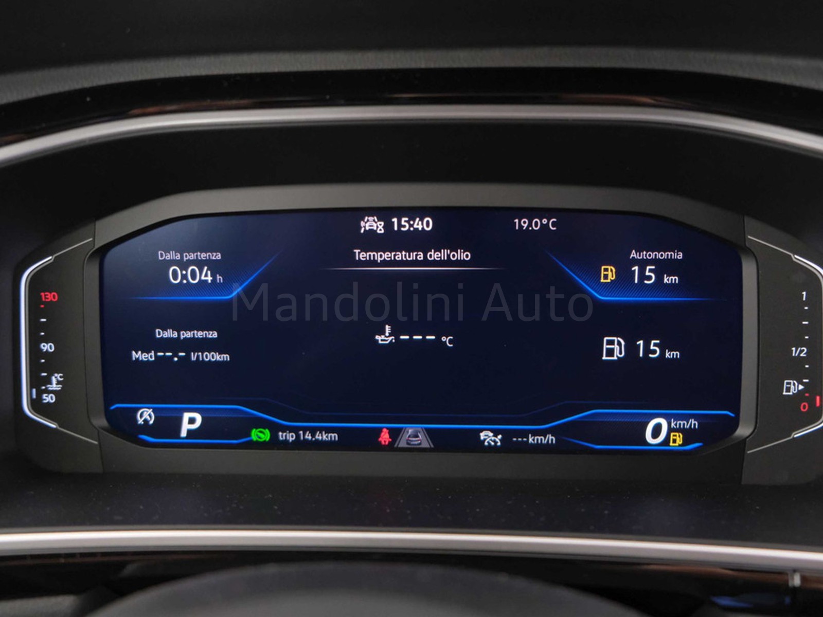 18 - Volkswagen T-Roc 2.0 tdi scr 150cv r line dsg