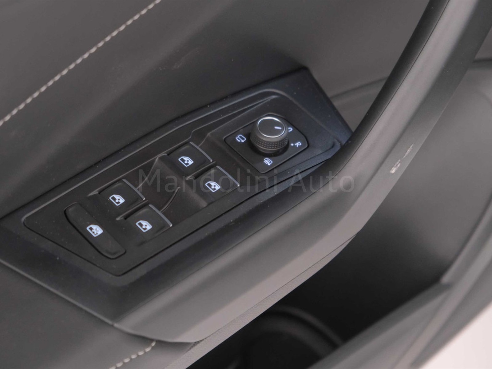 26 - Volkswagen T-Roc 2.0 tdi scr 150cv r line dsg