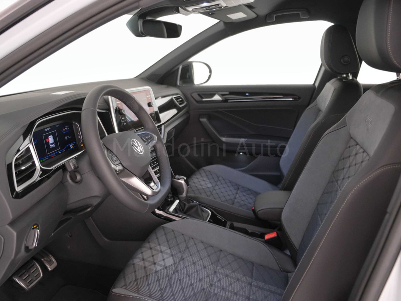 33 - Volkswagen T-Roc 2.0 tdi scr 150cv r line dsg