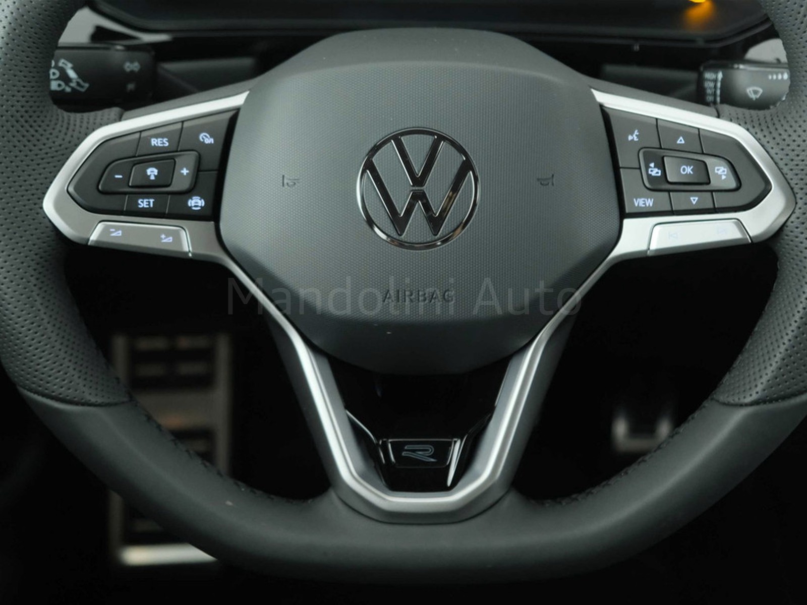 15 - Volkswagen T-Roc 2.0 tdi scr 115cv r-line plus