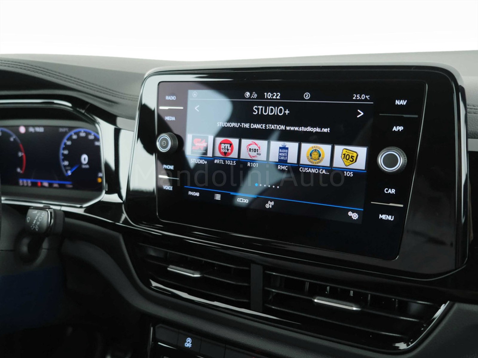 21 - Volkswagen T-Roc 2.0 tdi scr 115cv r-line plus