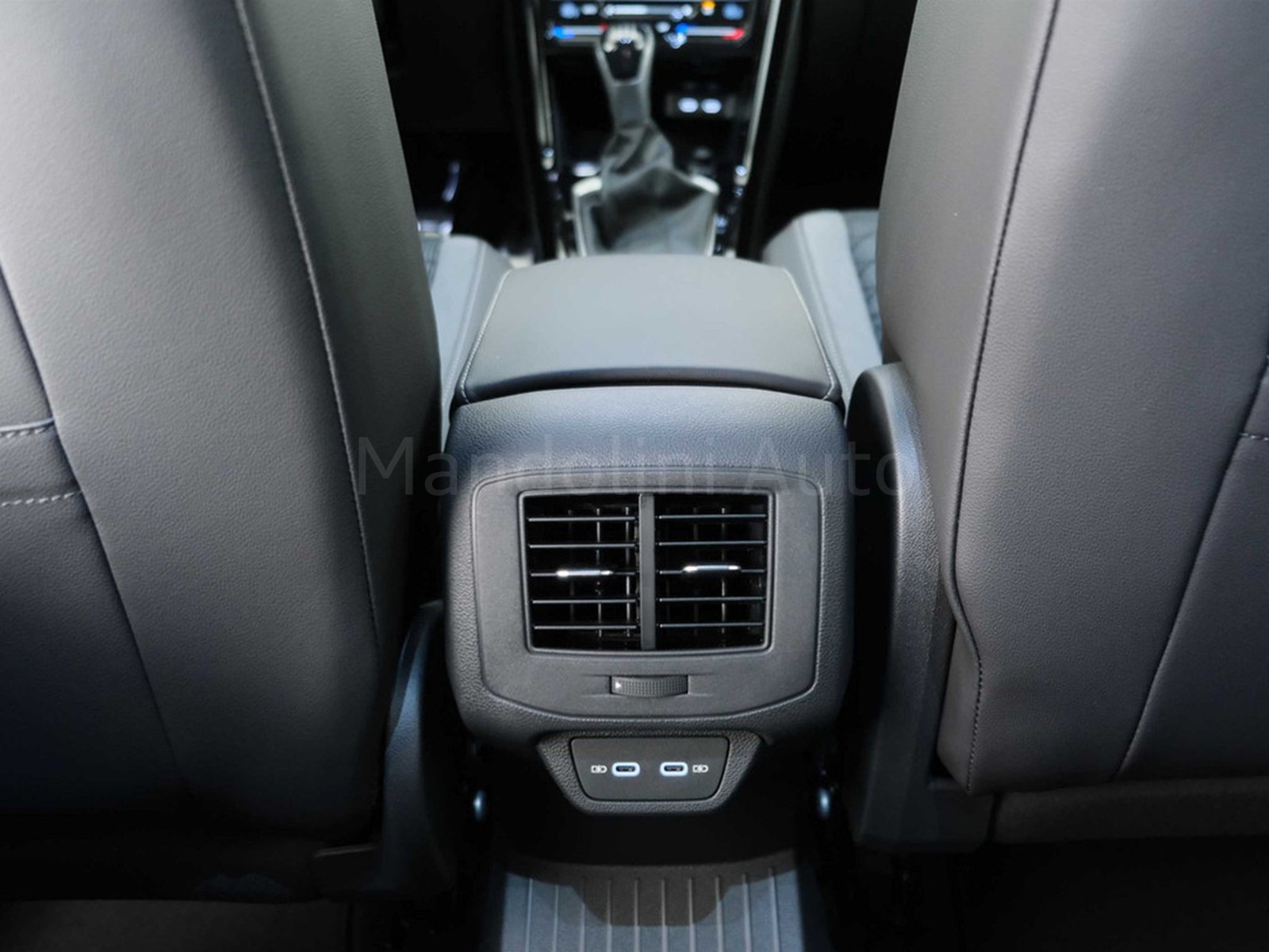 35 - Volkswagen T-Roc 2.0 tdi scr 115cv r-line plus