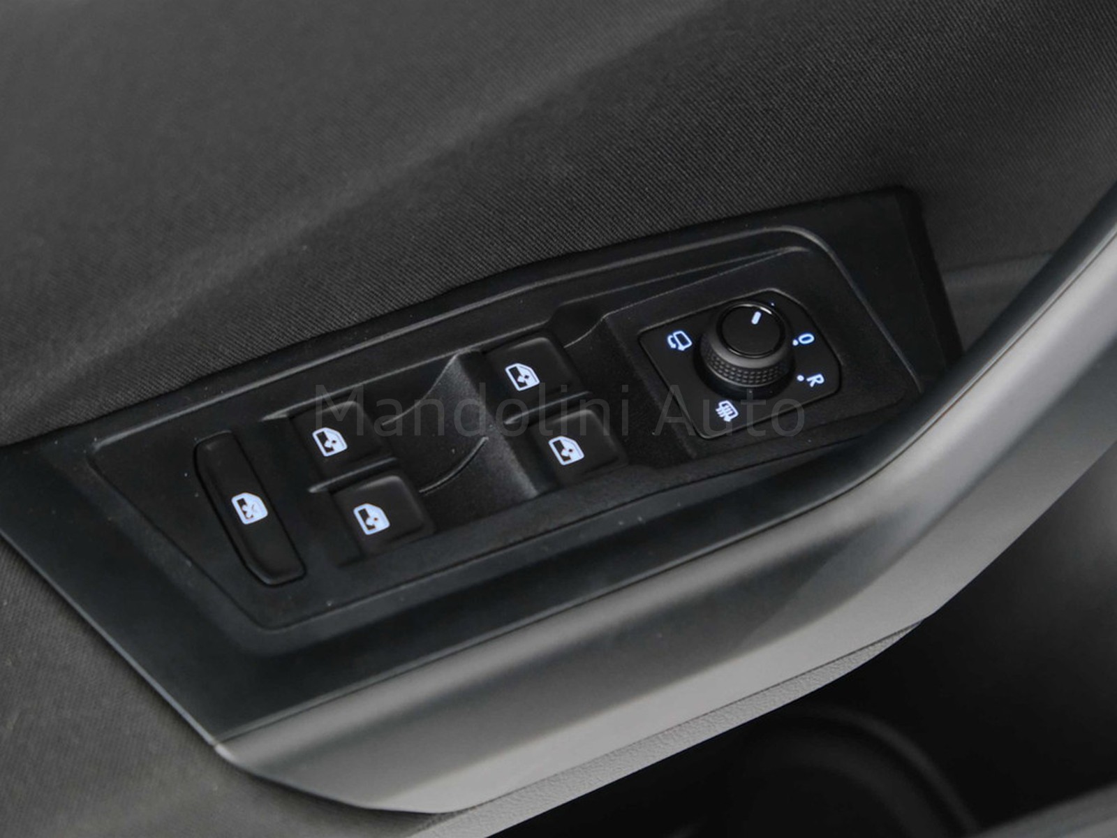 22 - Volkswagen T-Roc 1.0 tsi 115cv sport