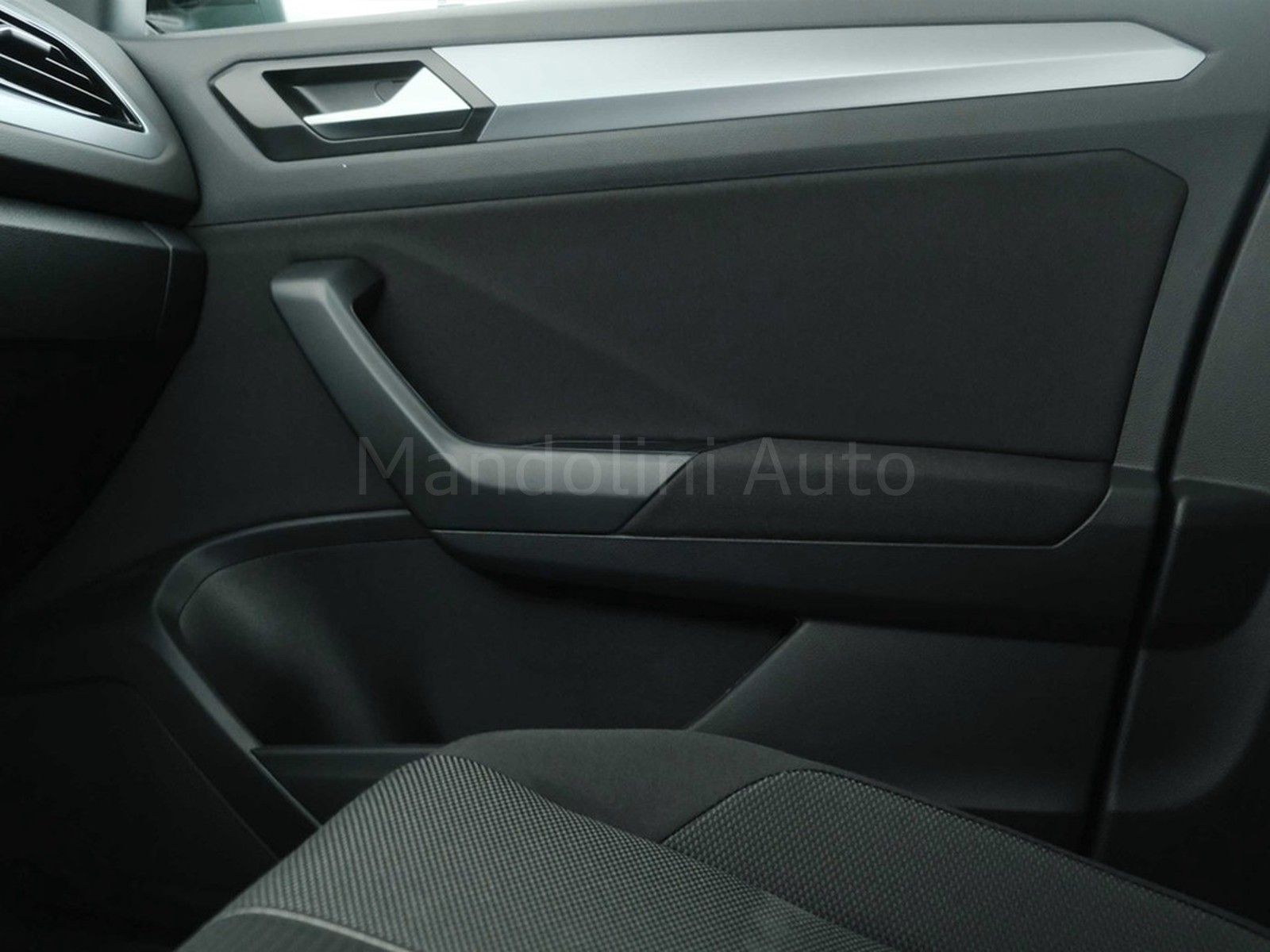 30 - Volkswagen T-Roc 1.0 tsi 115cv sport