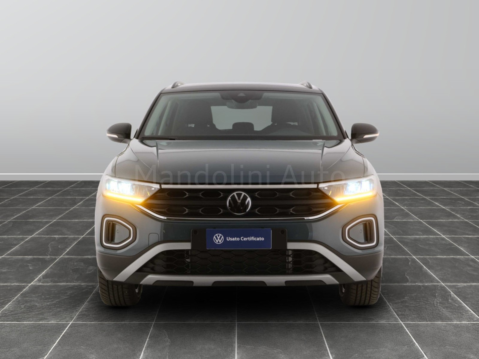 44 - Volkswagen T-Roc 1.0 tsi 115cv sport