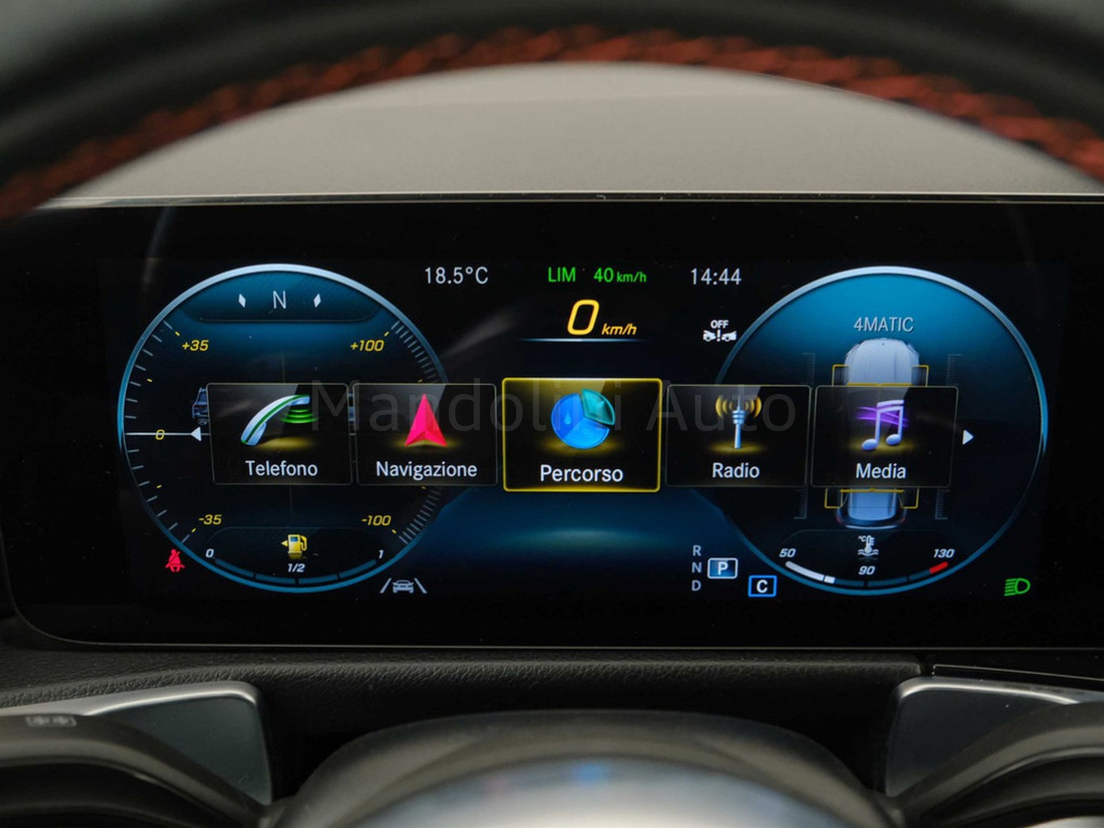 18 - Mercedes GLB 200 d premium 4matic 8g-dct