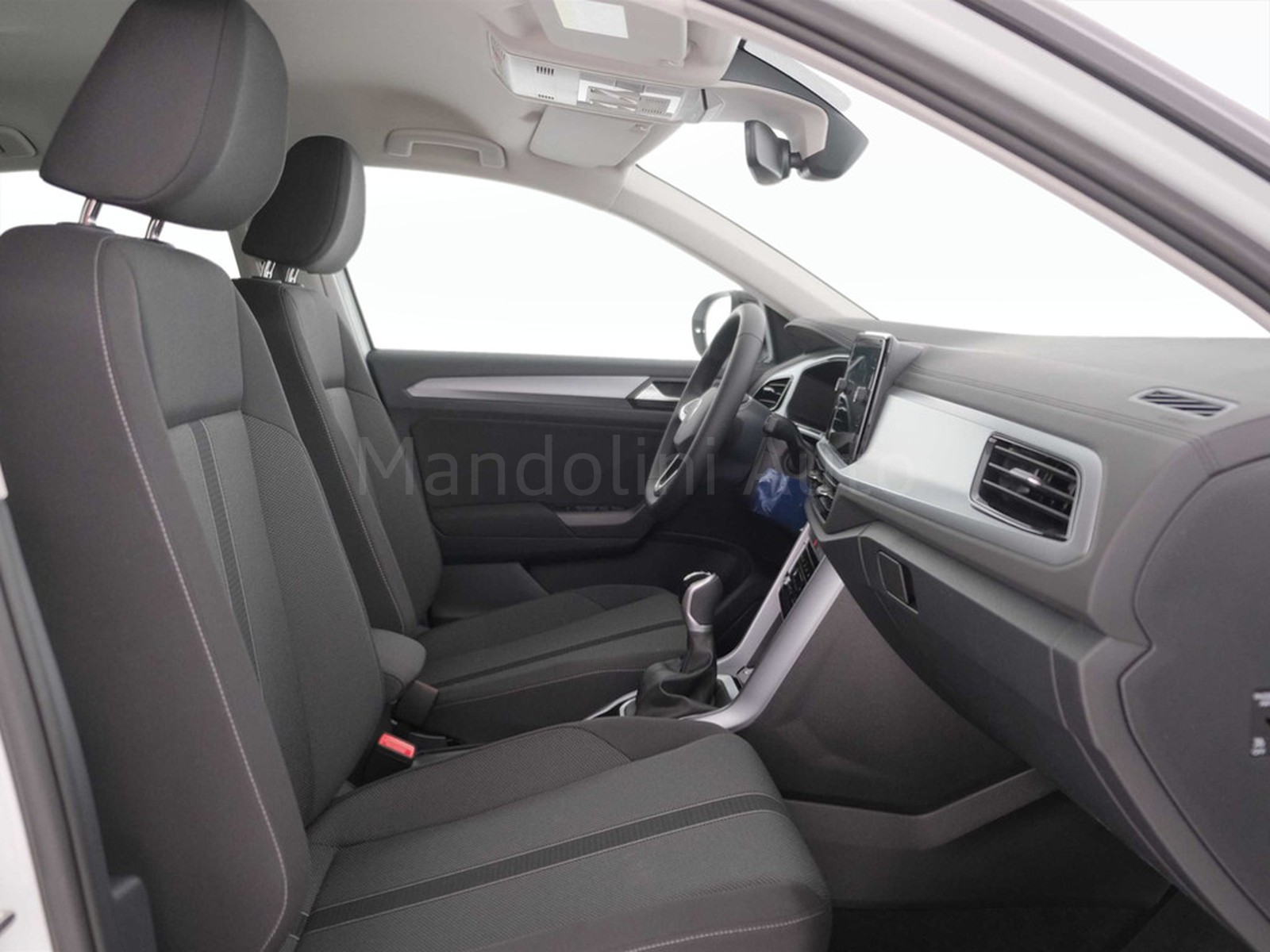 8 - Volkswagen T-Roc 1.0 tsi 115cv edition plus