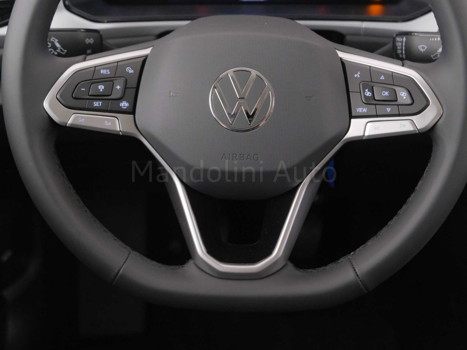 15 - Volkswagen T-Roc 1.0 tsi 115cv edition plus