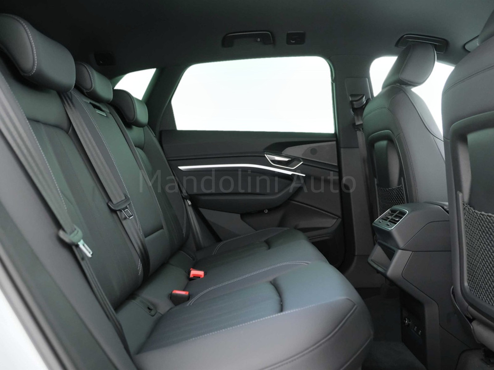 35 - Audi Q8 e-tron 50 business advanced quattro