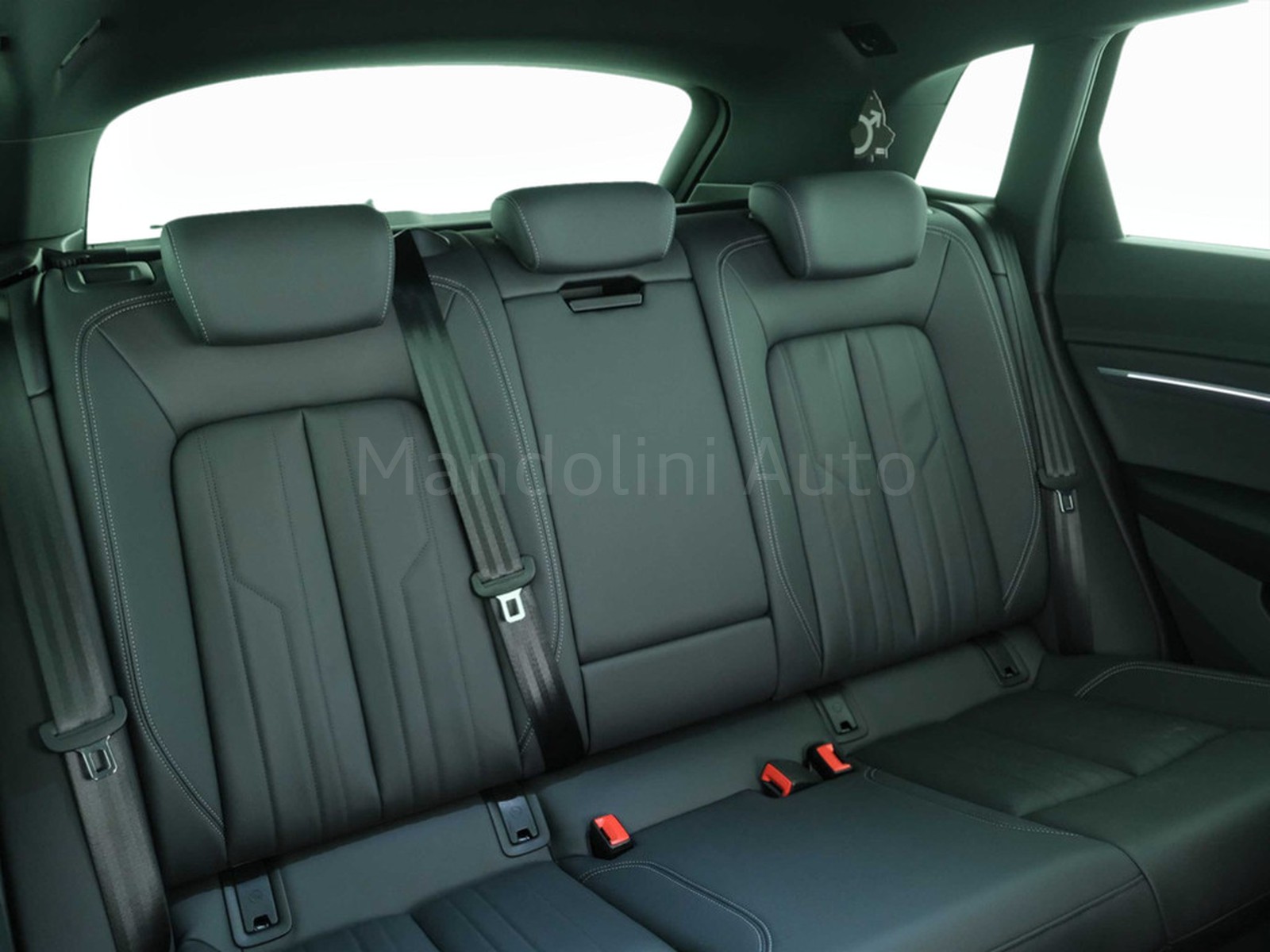 36 - Audi Q8 e-tron 50 business advanced quattro