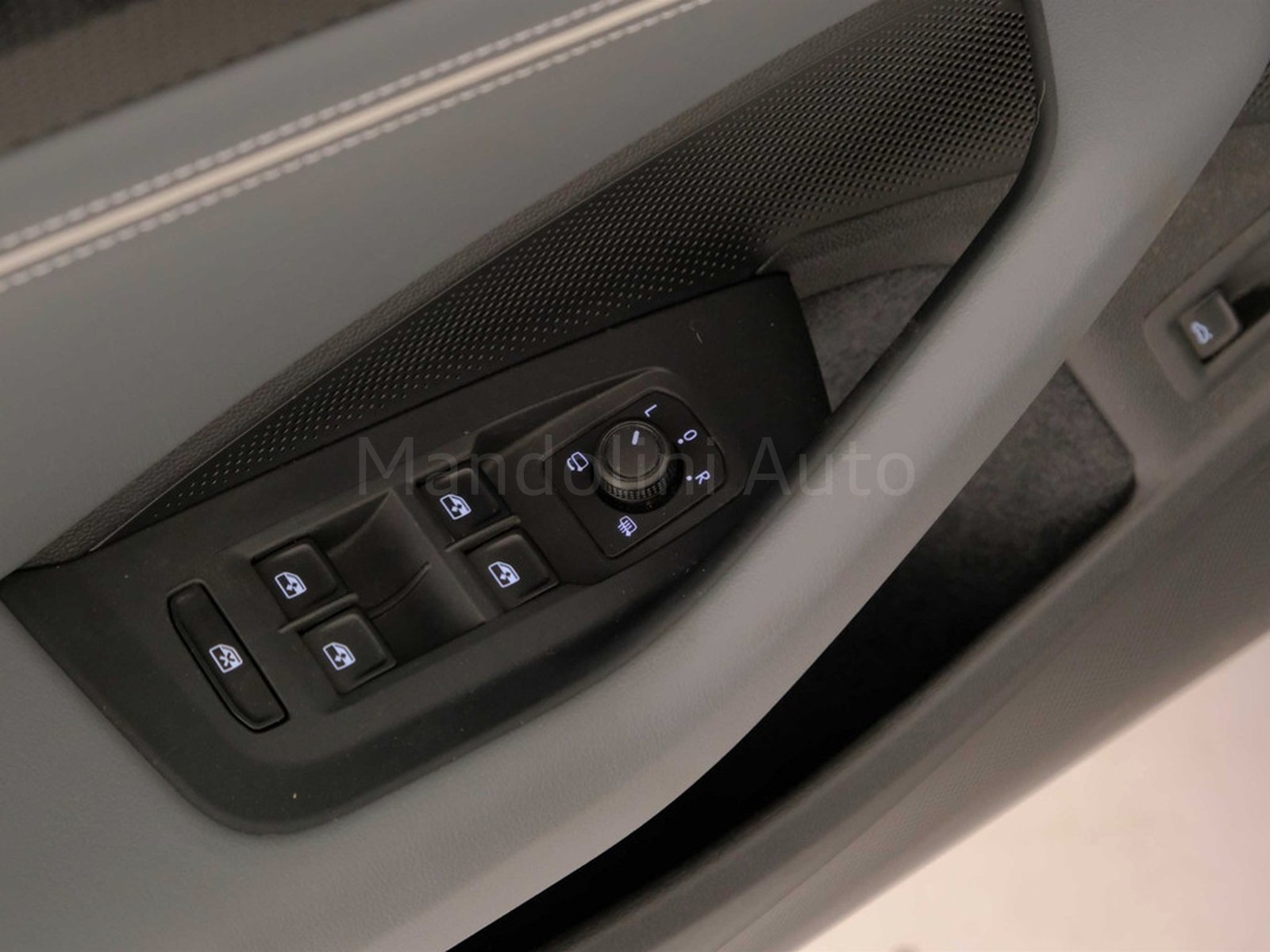 24 - Volkswagen Passat 2.0 tdi scr evo 150cv business