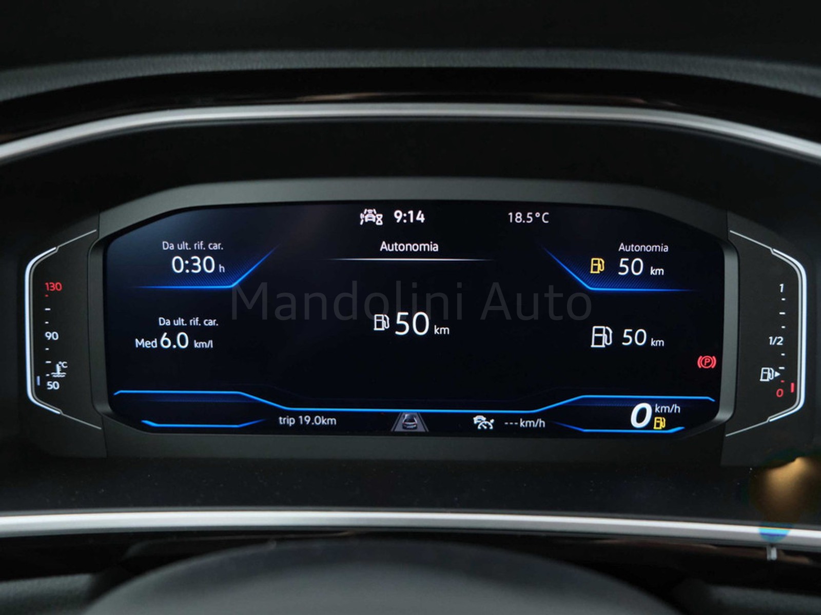 18 - Volkswagen T-Roc 1.0 tsi 110cv r line