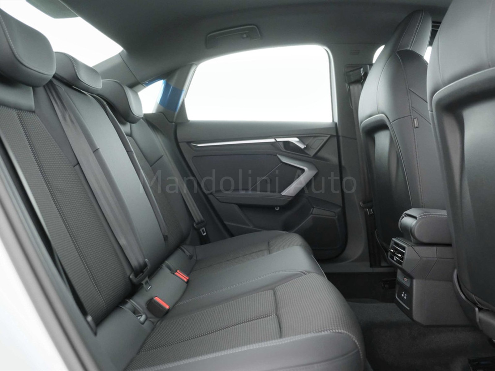 36 - Audi A3 sedan 2.0 tdi 150cv s line edition s tronic