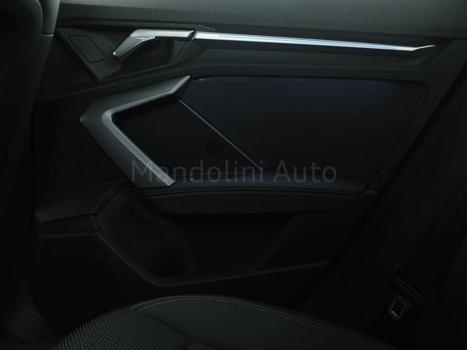 38 - Audi A3 sedan 2.0 tdi 150cv s line edition s tronic