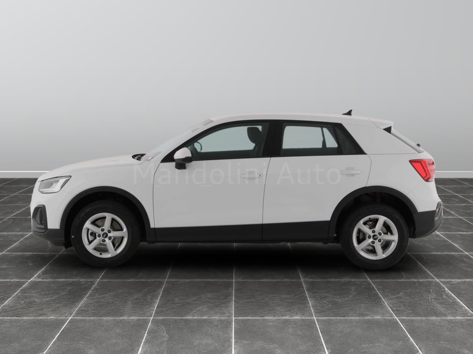 16 - Audi Q2 35 2.0 tdi business s tronic