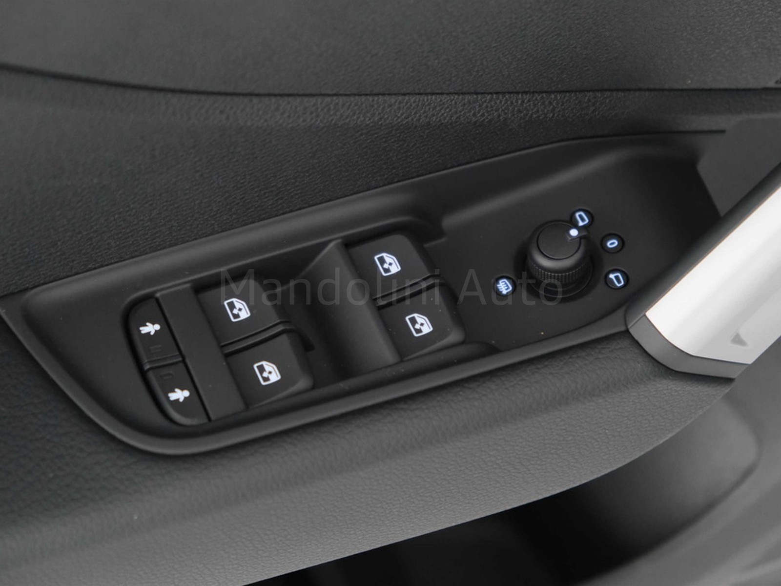 24 - Audi Q2 35 2.0 tdi business s tronic