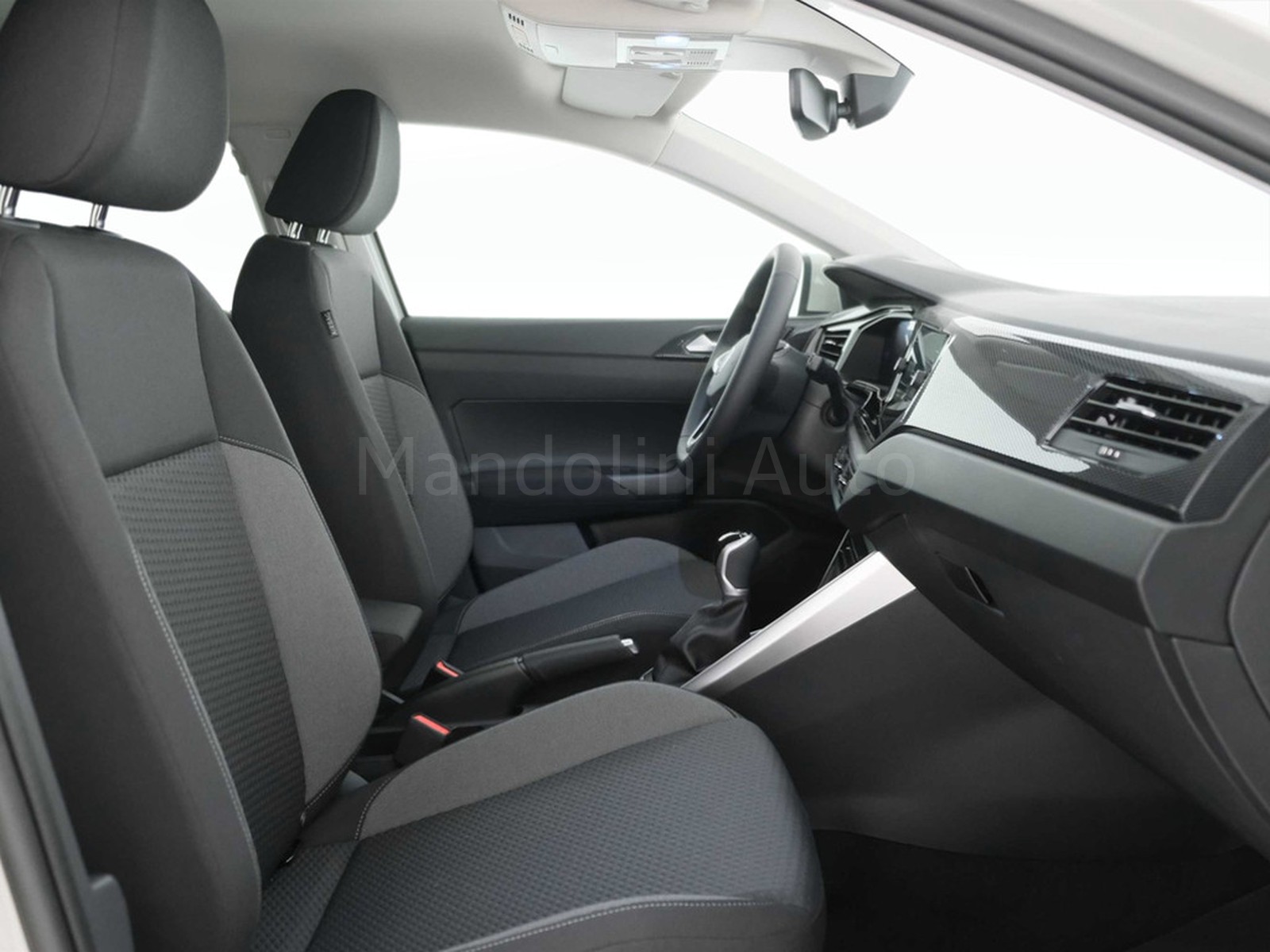 8 - Volkswagen Taigo 1.0 tsi 115cv life