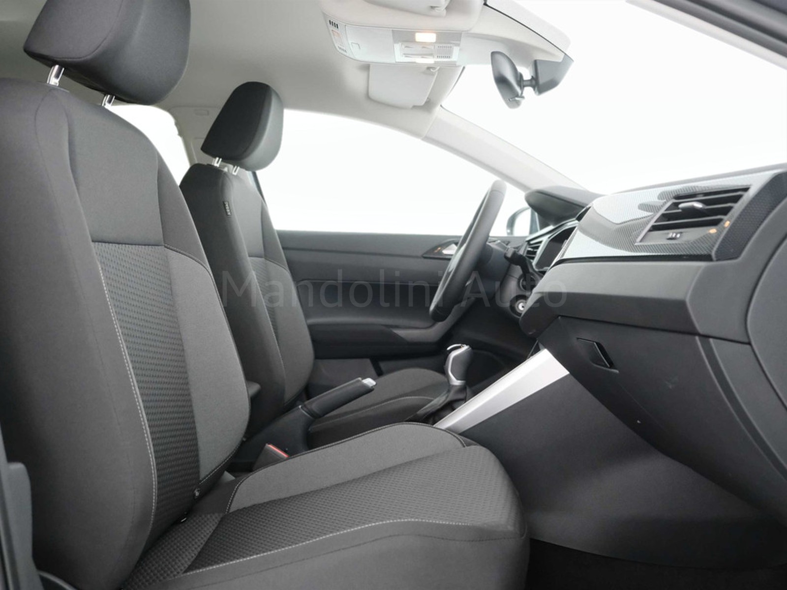 8 - Volkswagen Polo 1.0 evo 80cv edition plus