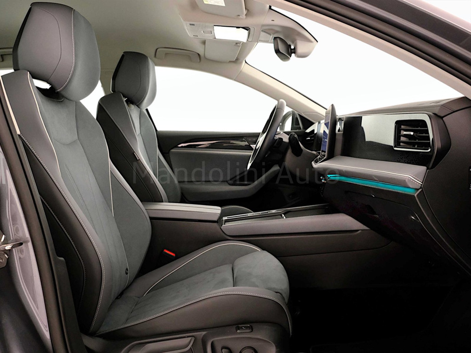 8 - Volkswagen Passat 2.0 tdi scr evo 150cv business