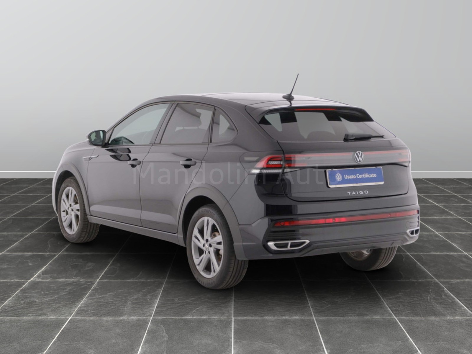 2 - Volkswagen Taigo 1.0 tsi 110cv r-line