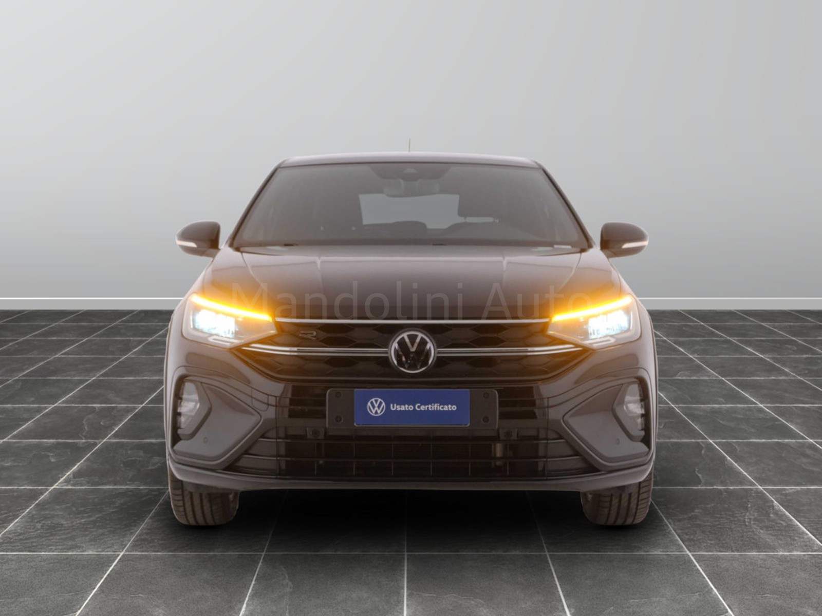 40 - Volkswagen Taigo 1.0 tsi 110cv r-line