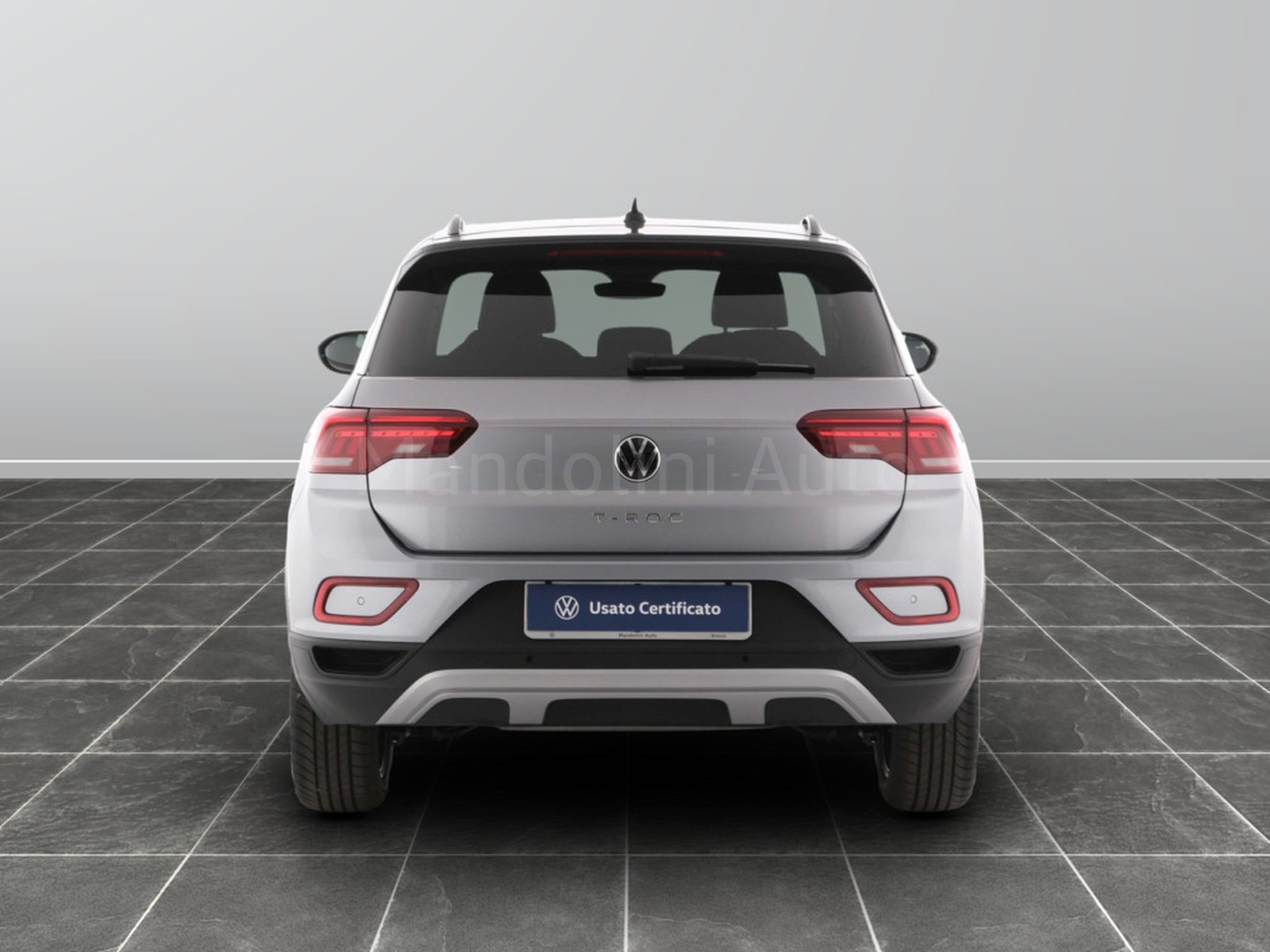 5 - Volkswagen T-Roc 1.0 tsi 115cv sport