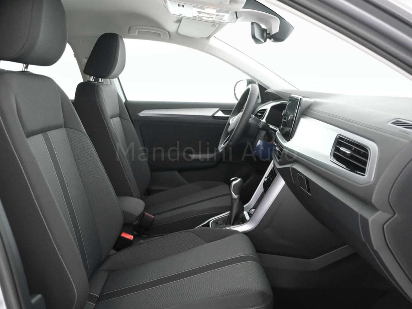 8 - Volkswagen T-Roc 1.0 tsi 115cv sport