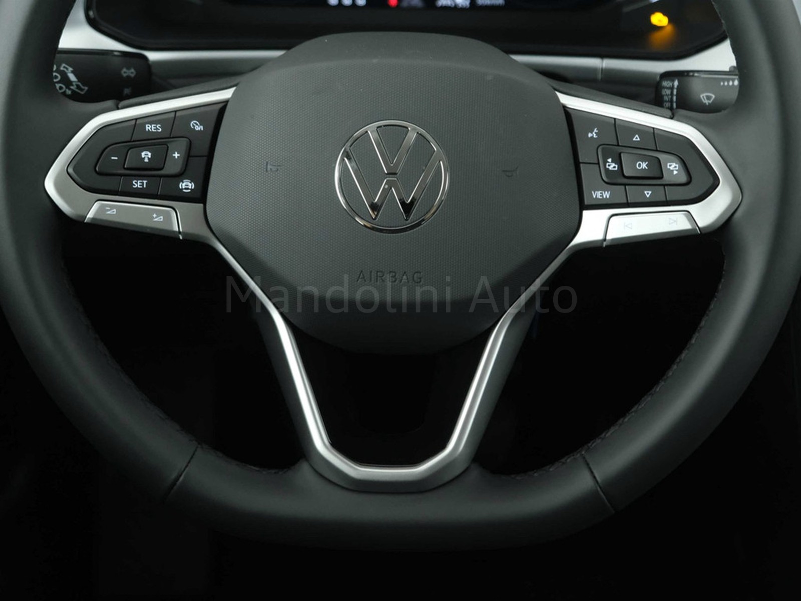 15 - Volkswagen T-Roc 1.0 tsi 115cv sport