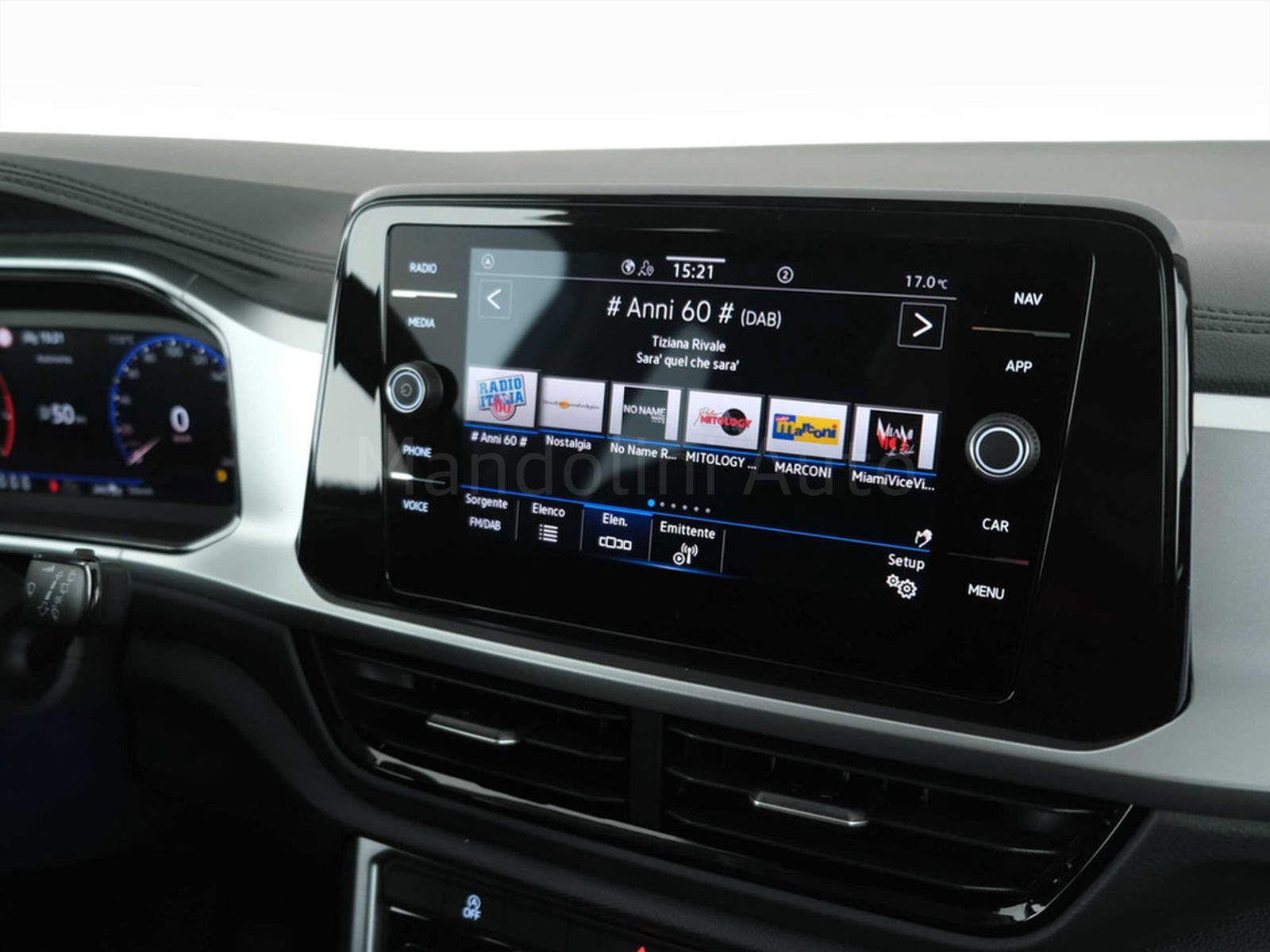 21 - Volkswagen T-Roc 1.0 tsi 115cv sport